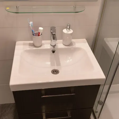 Stan Na Dan 021 * Novi Sad
